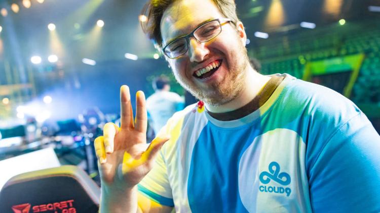 Rygter: yay kan forlade Cloud 9