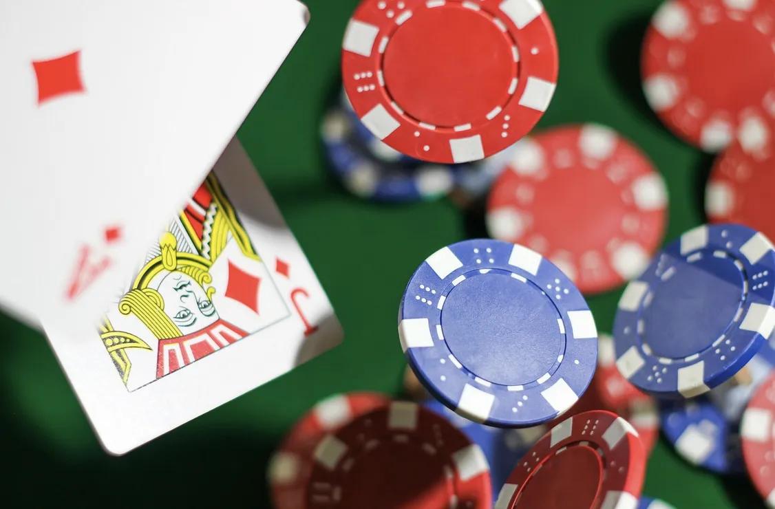 Hvorfor Social Blackjack rammer anderledes