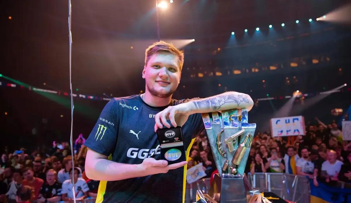 s1mple forlader NAVI efter ni ikoniske år og skriver kontrakt med BC.Game
