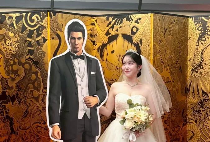 Kazuma Kiryu i pap bliver centrum for et fan-skabt bryllup i Tokyo