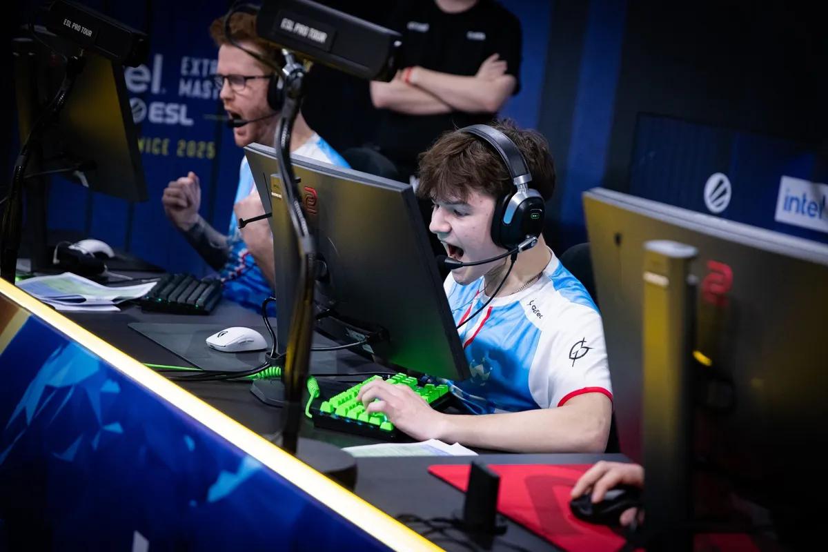 M80 skriver under med JBa efter HexT's afgang