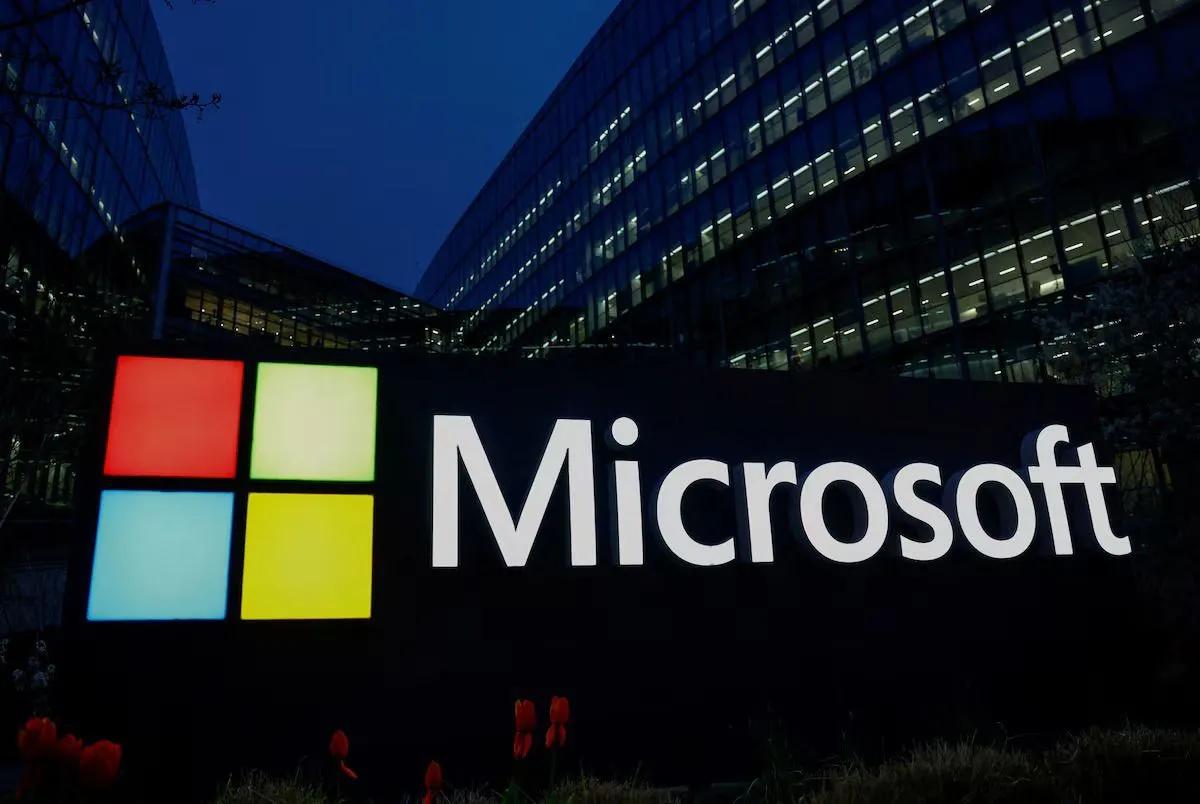 Microsoft forbereder sig på massive fyringer og prioriterer AI-udvikling.