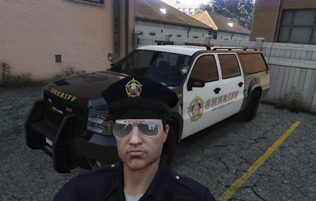 Min rejse ind i den overraskende detaljerede verden i GTA's rollespilspolitistyrke
