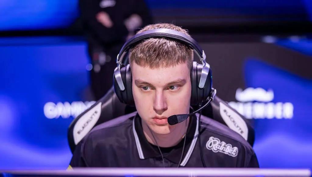 NiP Bench r1nkle: Stjernedansker stavn slutter sig til holdet