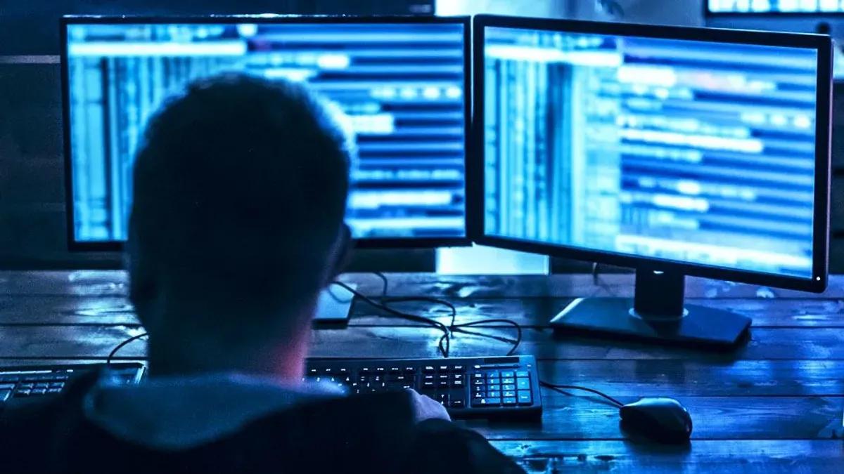 En hacker har netop bedt en Bitcoin-sidekæde om at rette sin egen fejl, før han vil give pengene tilbage