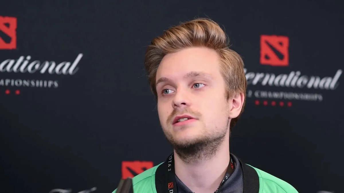 JerAx annoncerede søgningen efter et nyt hold