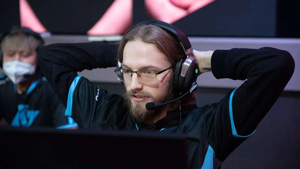 Vatroh forlader Counter Logic Gaming